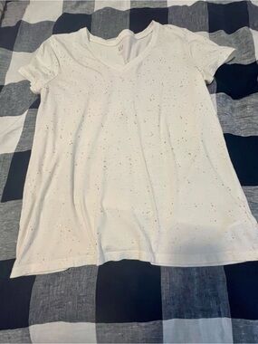 GAP White V-Neck Short Sleeve Tee with Gold Speckle